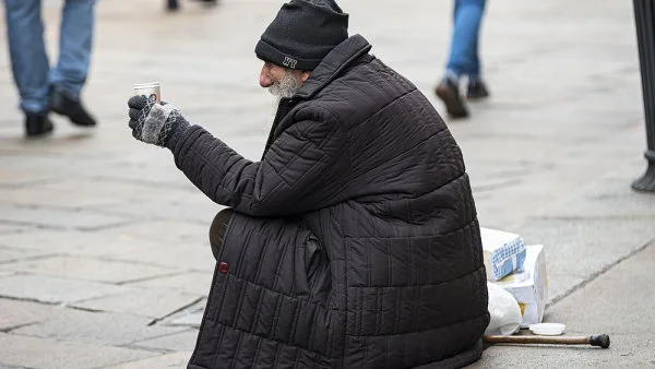 Čeští vědci dali lidem bez domova 100 tisíc korun. Inspiraci pro sociální projekt našli v Kanadě
