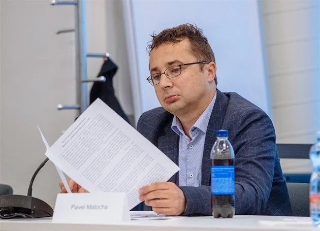 Zvát do vysílání antivaxery? O hostech rozhoduje expertíza, zní z České televize