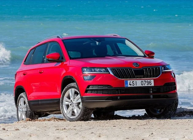 PORADNA: Karoq vs. Superb – která ojetá Škoda s DSG je lepší? Rozhodují detaily