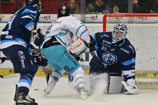 Hokejisté Liberce vyhráli v Karlových Varech a snížili ve čtvrtfinále na 1:2