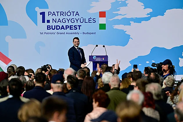 „Lidé jako on se rodí jednou za pět set let.“ Macinka v Maďarsku velebil Orbána