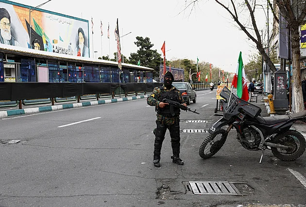 Írán chce vybírat poplatky v Hormuzském průlivu i konec sankcí. Nereálné, zní z USA