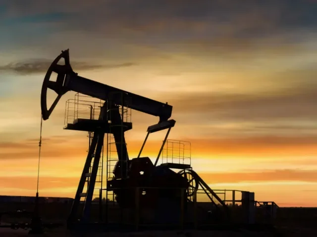 Ceny ropy po středečním poklesu vzrostly o téměř šest procent