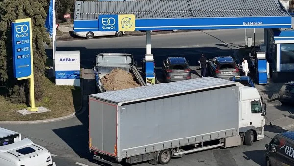 Realita levných státních benzinek: raketový nárůst prodejů. Pokud tedy zrovna nedojde nafta - Ekonomika HN.cz článek na Media24.cz