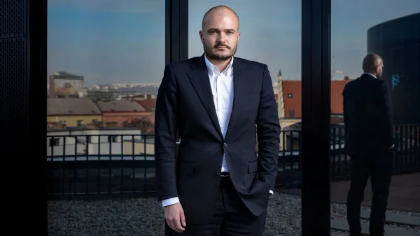 Čistý zisk Strnadovy CSG loni meziročně stoupl o 35,5 procenta na 21,3 miliardy korun