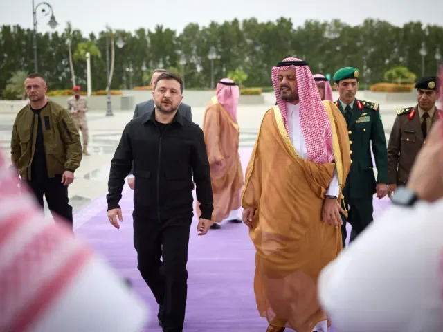 Zelenskyj přicestoval do Saúdské Arábie, ta v posledních týdnech čelí úderům raket a dronů z Íránu - Válečné konflikty Echo24.cz článek na Media24.cz