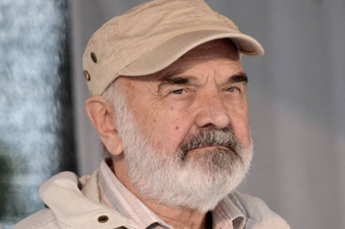 Zdeněk Svěrák slaví 90. Na demonstraci na Letné sklidil ovace, podle Klause ale profitoval z minulého režimu - Kultura READZONE.CZ článek na Media24.cz