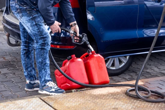 TASS: Rusko zakázalo od 1. dubna vývoz benzinu