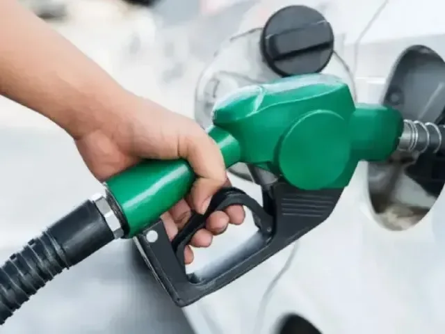 Rusko od dubna zakázalo vývoz benzinu - Politika Echo24.cz článek na Media24.cz