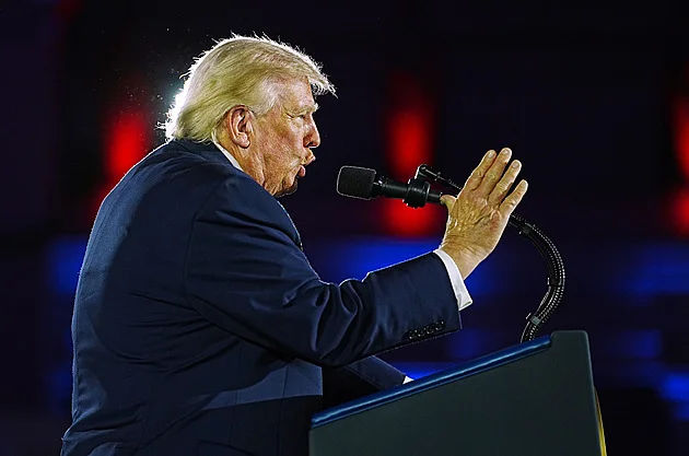 Nepomohli jste s Íránem, proč bychom chodili na pomoc my? vzkázal Trump NATO