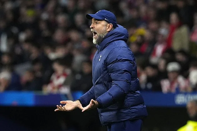 Sedm zápasů a konec. Kinský je v Tottenhamu bez trenéra, Tudor skončil