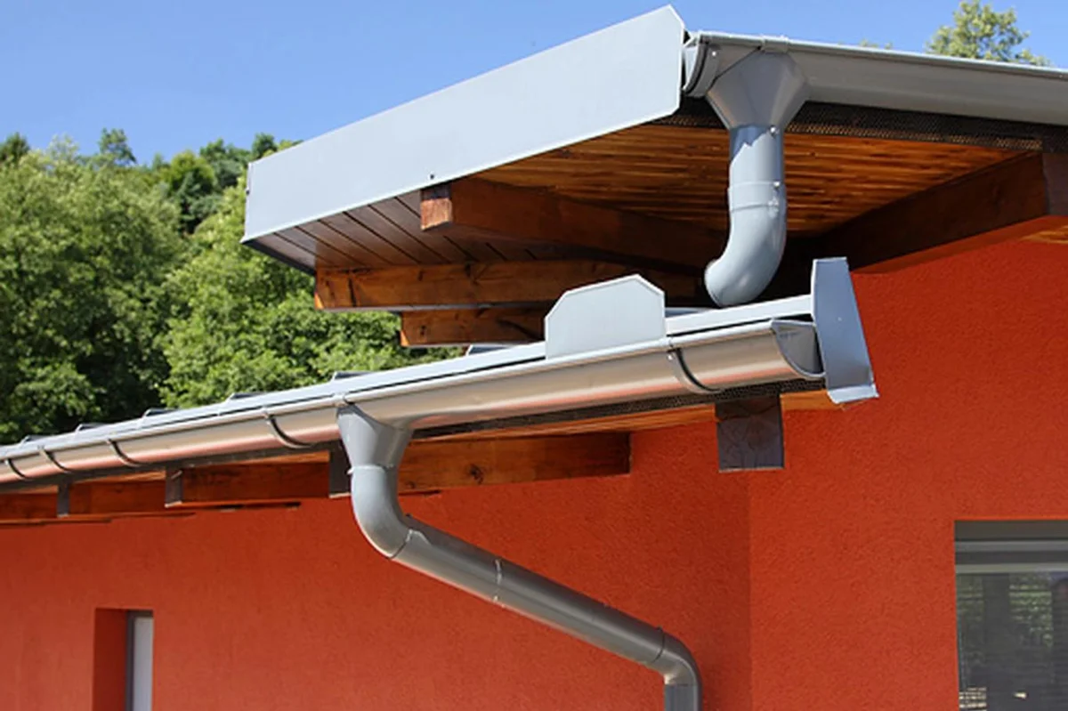 Okapy a svody rozhodují o stavu vašeho domu. Podívejte se, jak vybrat správný systém - Zprávy Dumazahrada.cz článek na Media24.cz