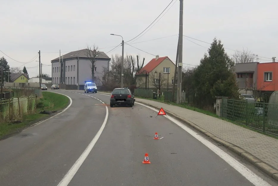 Po srážce dvou aut v Bohumíně byl volkswagen odhozen a srazil chodce