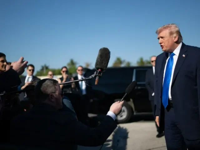 USA by se mohly zmocnit důležitého íránského ostrova Charg, prohlásil Trump