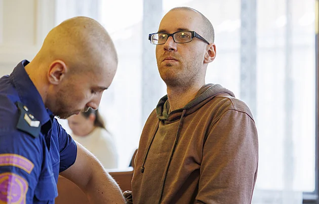 Souseda bodal nožem a bil klíči, soudí muže. Příčinou byla banální situace - Krimi iDnes.cz článek na Media24.cz