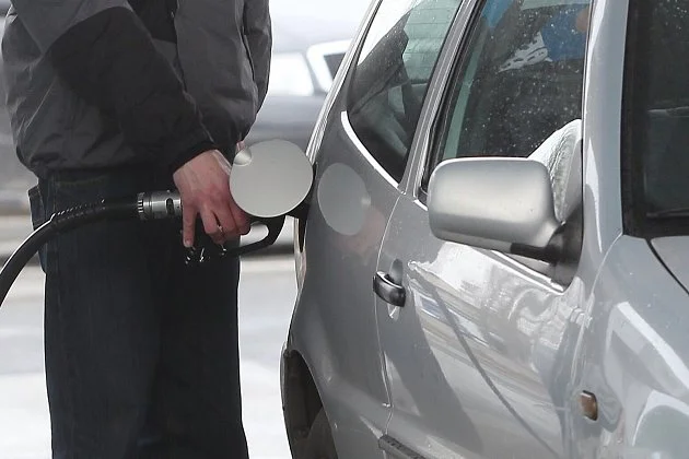 Regulované marže cen paliv v Česku: Kdy je vláda spustí, o kolik půjde a proč