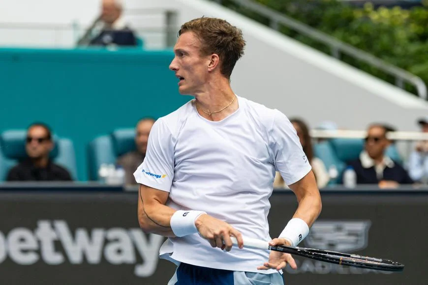 Rozjetého Lehečku zastavil až Sinner. Světová dvojka napodobila Federera