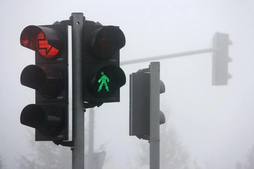 Lidé si zkoušejí přechod bez zraku, petice žádá návrat semaforů na Strossmayerově náměstí