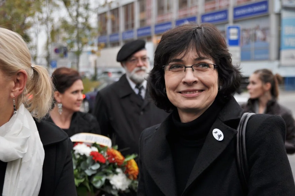 Stejná práce, jiný plat? Nový zákon podle expertů problém spíš zakryje