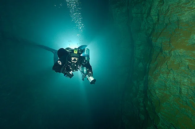 Věda v divočině: chcete objevit nová podzemní jezera či zkoumat ayahuasku?