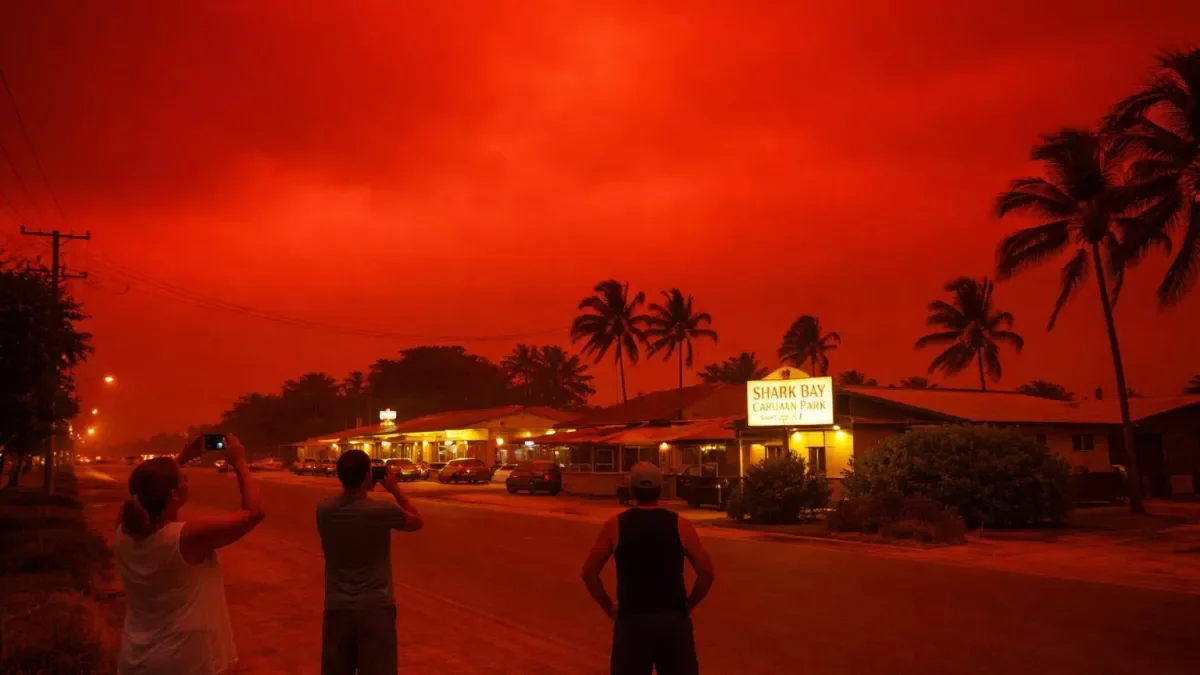 Austrálie zrudla. Znepokojivý přírodní jev vyděsil veřejnost