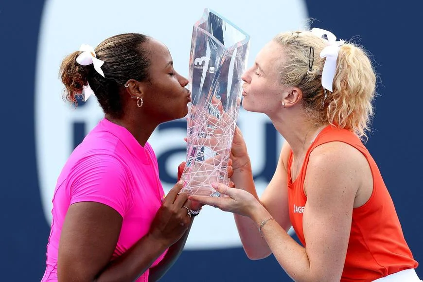 Úsměvný omyl Siniakové a zmatení Američané. Pustila se do nich i její partnerka