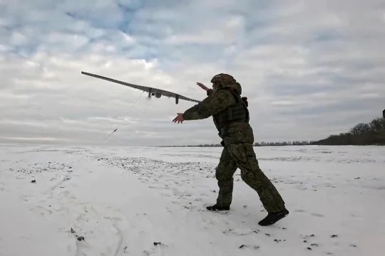 Ruský útok poničil průmyslový areál v západoukrajinském Lucku