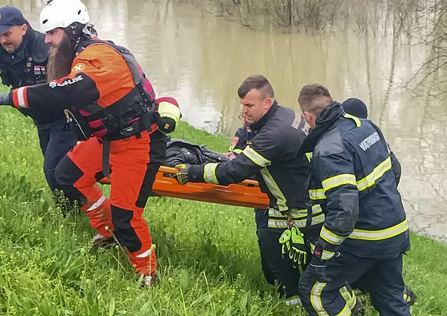 V bažinách na hranici Bosny uvázly desítky běženců, Chorvaté rozjeli záchrannou operaci - Zprávy Lidovky.cz článek na Media24.cz