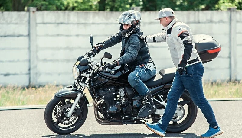 Avízo Tisková konference projektu Učme se přežít a bezpečnosti motocyklistů