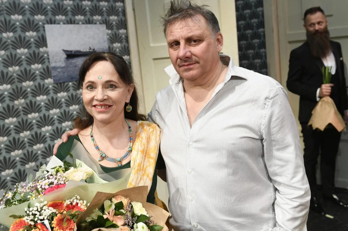 Alena Mihulová po smrti manžela stojí opět po boku Radka Holuba: Tentokrát jako osamělá a vyčerpaná žena!