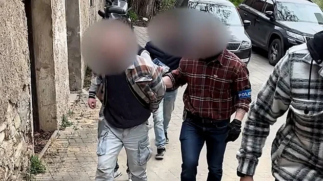 Já podívám, kde nachází náš kuržier. Podvodník lámanou češtinou mámil ze seniora peníze - Krimi iDnes.cz článek na Media24.cz