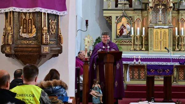 Ratifikaci smlouvy s Vatikánem nelze dokončit. Její část je v rozporu s ústavním pořádkem, rozhodl soud