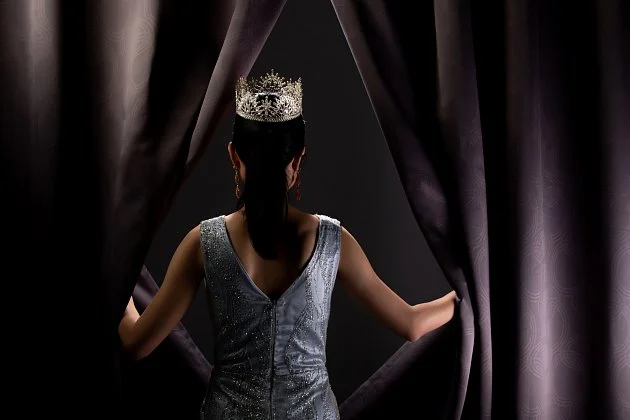 Soutěžící v Miss šokovala promenádou v plavkách, začala tančit. Video boří sítě - Zábava Denik.cz článek na Media24.cz