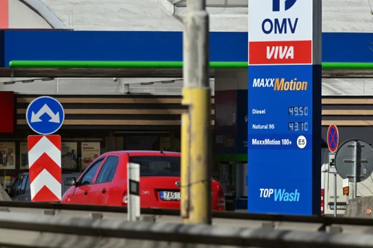 Maximální ceny paliv ve čtvrtek klesnou, litr nafty za 49,40 Kč - Ekonomika ČTK ceskenoviny.cz článek na Media24.cz