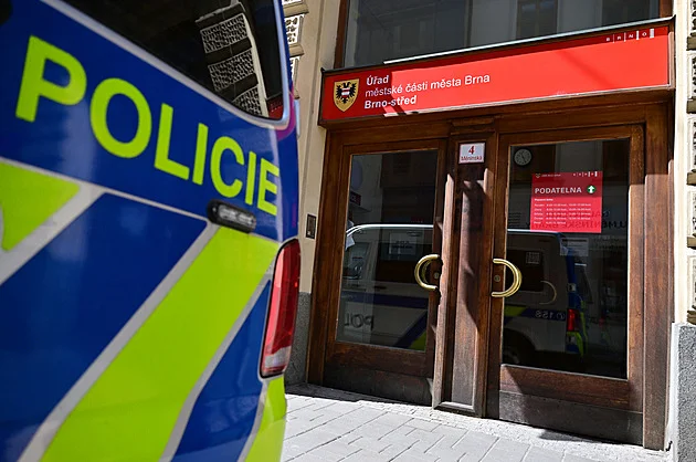 Žalobce navrhl v kauze stamilionových dotací vazbu pro tři obviněné - Politika iDnes.cz článek na Media24.cz