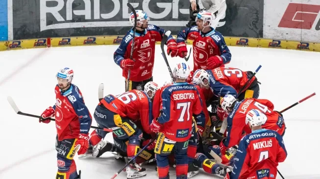 Červenka vstřelil dva góly Spartě: Chci vyhrát sérii, to mě zajímá - Hokej Tiscali.cz článek na Media24.cz